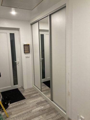 Vestavěná skříň do předsíně Plzeň