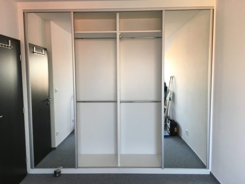 Vestavěná ložnicová skříň Plzeň Radčice